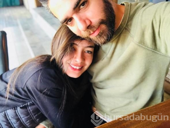 Odun kırıp ateş yaktı! Neslihan Atagül ve Kadir Doğulu tatilde
