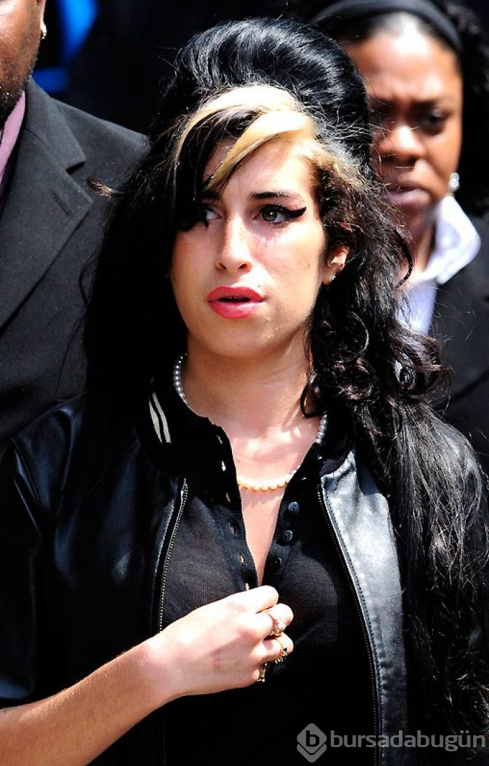 Amy Winehouse 7 yıl önce bugün öldü