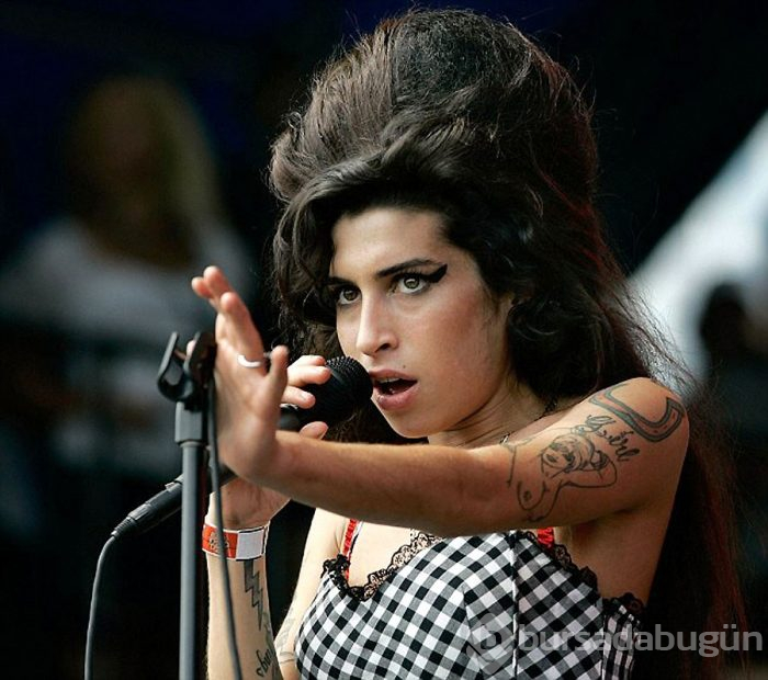 Amy Winehouse 7 yıl önce bugün öldü