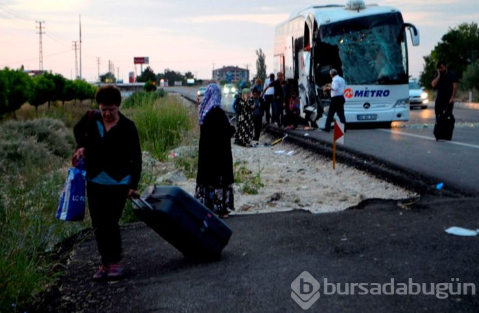Amasya'da yolcu otobüsü TIR'a çarptı: 23 yaralı