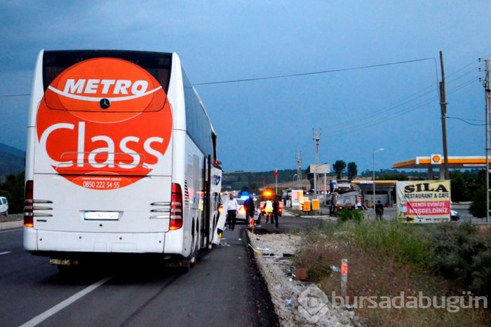 Amasya'da yolcu otobüsü TIR'a çarptı: 23 yaralı
