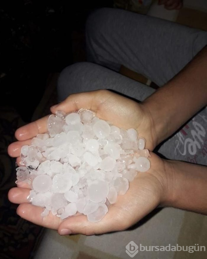 Şimşekler geceyi aydınlattı (Marmara'da sağanak yağmur)