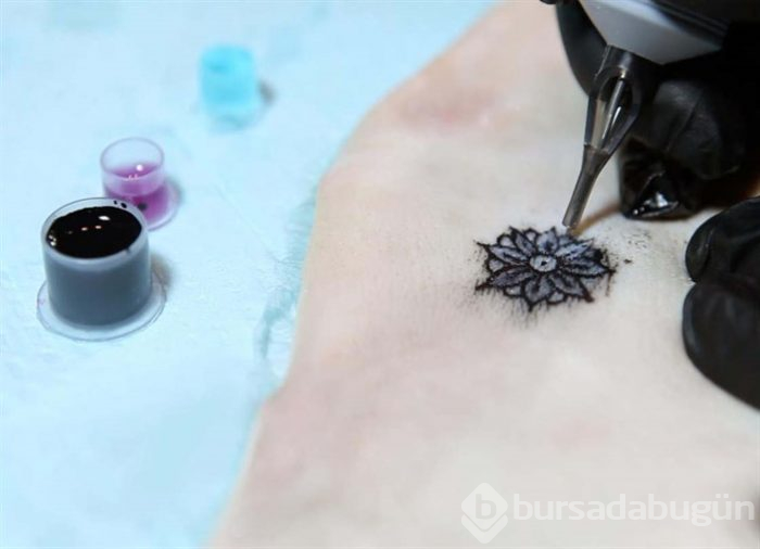 Dövmenizin sağlık durumunuza göre renk değiştirmesini ister miydiniz?
