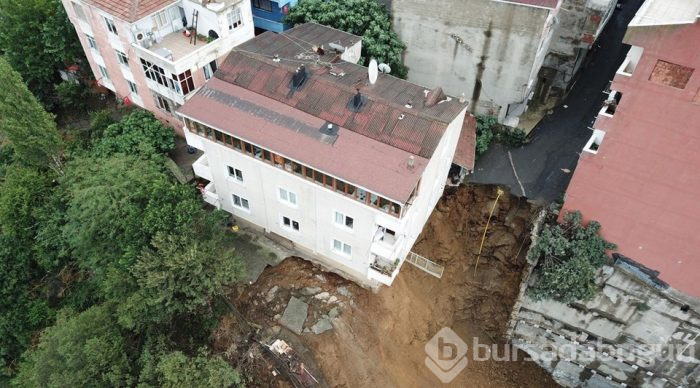 Sütlüce'de heyelan; bina çöktü