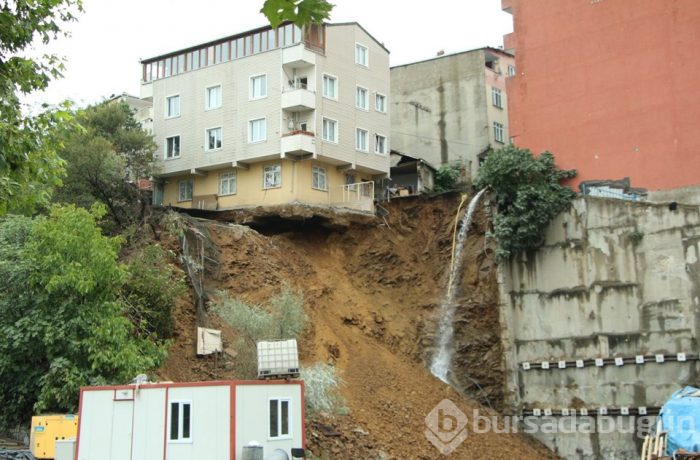 Sütlüce'de heyelan; bina çöktü