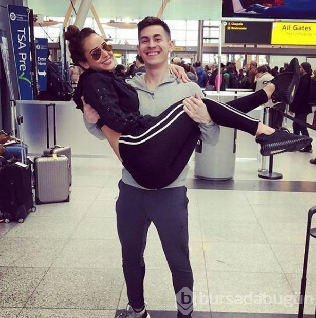Yanet Garcia bilgisayar oyunu için terk edildi (Dünyanın en güzel hava durumu sunucusu)