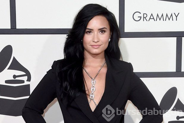 Ünlü şarkıcı Demi Lovato hastaneye kaldırıldı