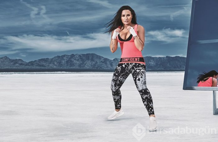 Ünlü şarkıcı Demi Lovato hastaneye kaldırıldı