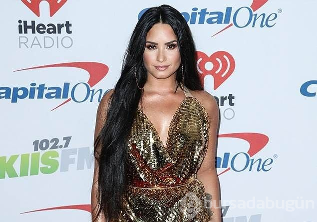 Ünlü şarkıcı Demi Lovato hastaneye kaldırıldı