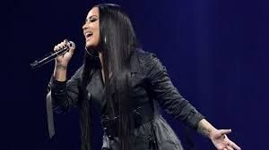 Ünlü şarkıcı Demi Lovato hastaneye kaldırıldı