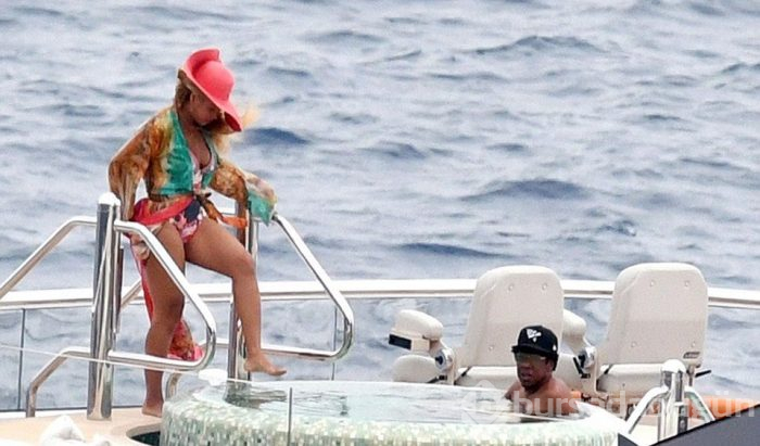 Beyonce ve Jay Z Kısmet isimli yatla tatilde