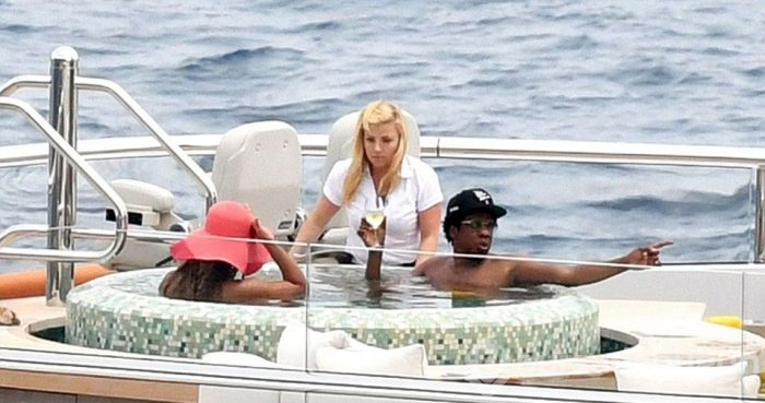 Beyonce ve Jay Z Kısmet isimli yatla tatilde