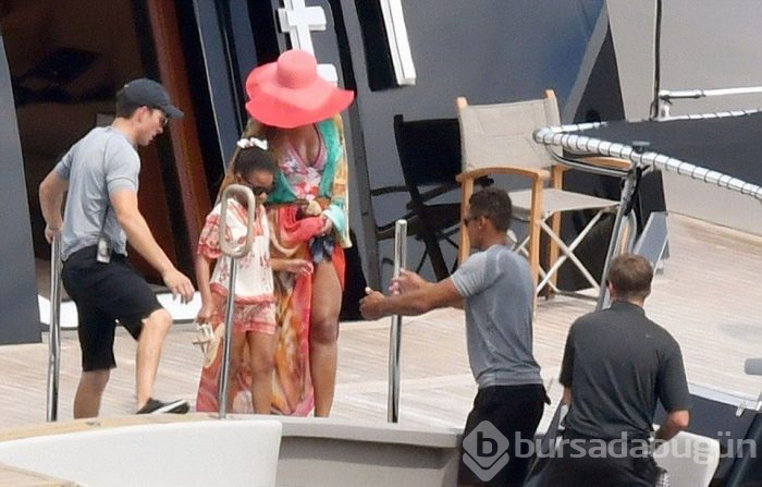 Beyonce ve Jay Z Kısmet isimli yatla tatilde