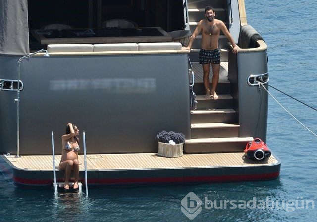 Arda Turan ile Aslıhan Doğan'ın bebeği göründü