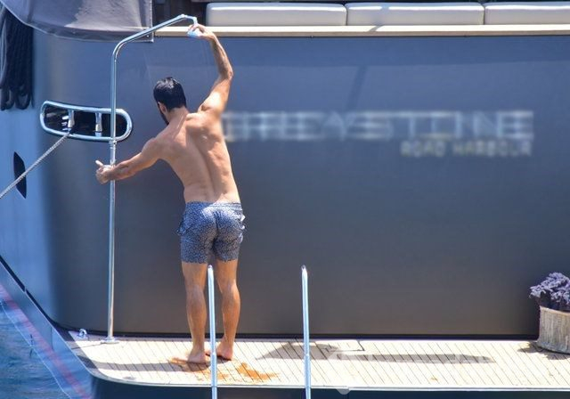Arda Turan ile Aslıhan Doğan'ın bebeği göründü