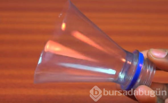 Telefon ve şişeyle birlikte bakın neye dönüşecek! Şaşıracaksınız
