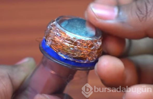 Telefon ve şişeyle birlikte bakın neye dönüşecek! Şaşıracaksınız

