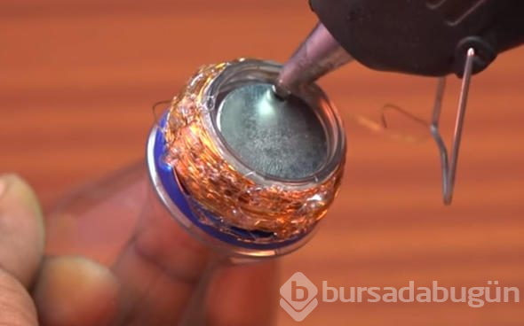 Telefon ve şişeyle birlikte bakın neye dönüşecek! Şaşıracaksınız

