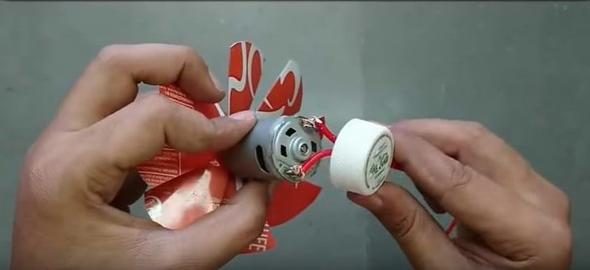 Telefon ve şişeyle birlikte bakın neye dönüşecek! Şaşıracaksınız
