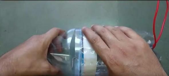 Telefon ve şişeyle birlikte bakın neye dönüşecek! Şaşıracaksınız
