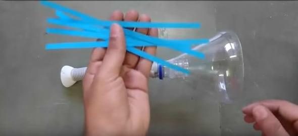 Telefon ve şişeyle birlikte bakın neye dönüşecek! Şaşıracaksınız
