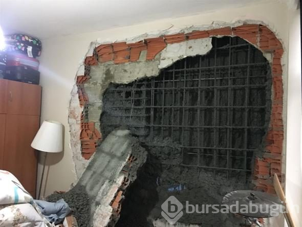 Ünlü oyuncunun evi yıkıldı