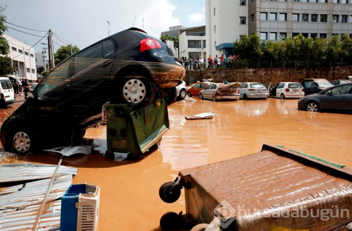 Yunanistan'ı yangından sonra sel vurdu