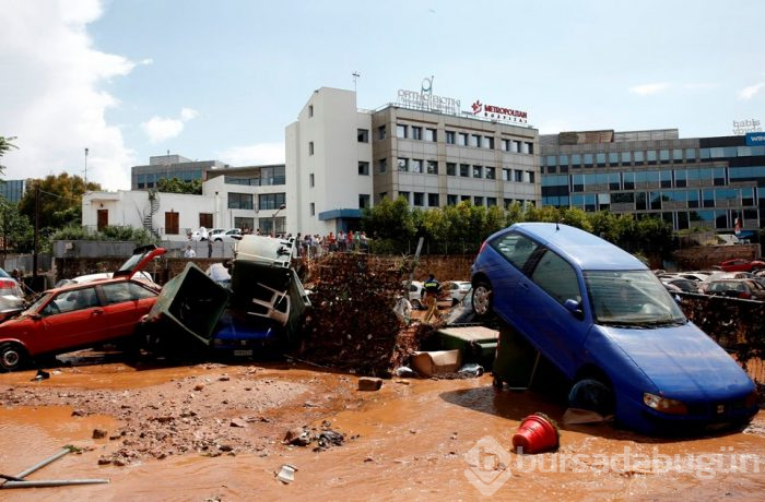 Yunanistan'ı yangından sonra sel vurdu