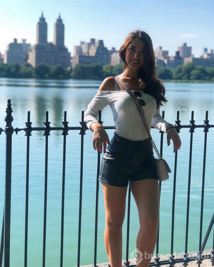 Beşiktaş'ın yeni yengesi süper model Leticia, sosyal medyayı sallıyor! 