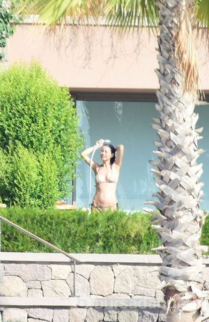 Beren Saat numara mı yaptı? Sipariş magazin haberine hayranlarından tepki...