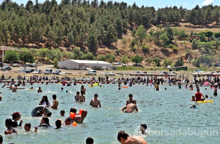 Elazığ'daki Hazar Gölü Doğu'daki tatilcilerin gözdesi