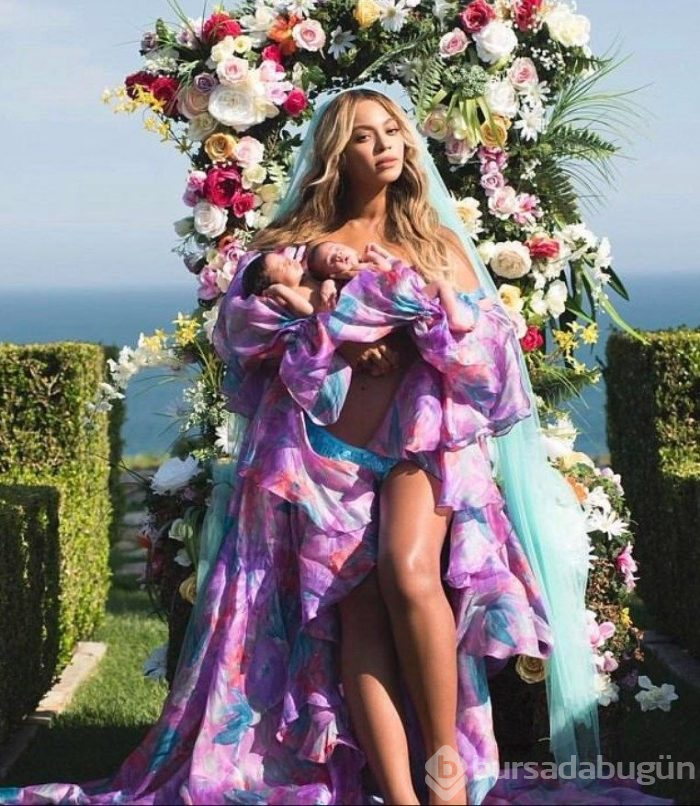 Beyonce ikiz bebekleriyle tatilde