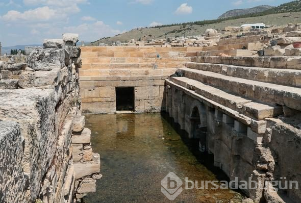 Pamukkale'deki "cehennem kapısı" ziyarete açılıyor
