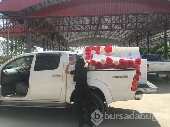 Damat düğünden kaçtı! Gelin sahneye çıkıp...

