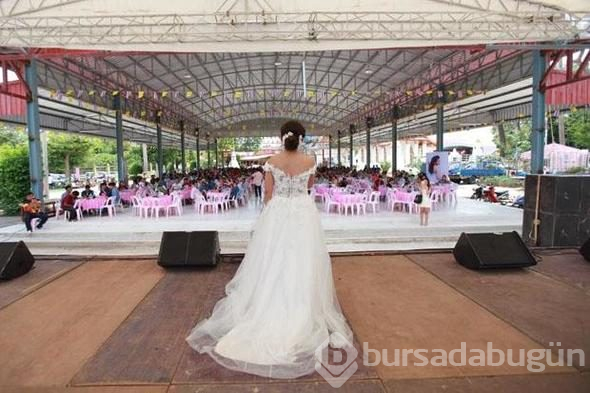Damat düğünden kaçtı! Gelin sahneye çıkıp...
