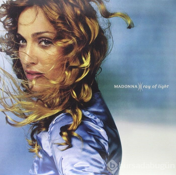 Madonna'yı taklit eden köpek