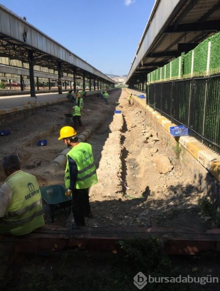Haydarpaşa'da rayların altından tarih çıktı
