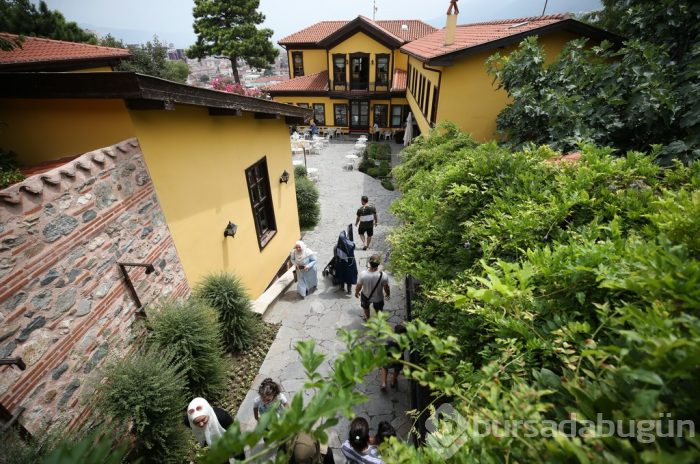 Bursa'da bahçesindeki sümbüllerin adını taşıyan asırlık konak	
