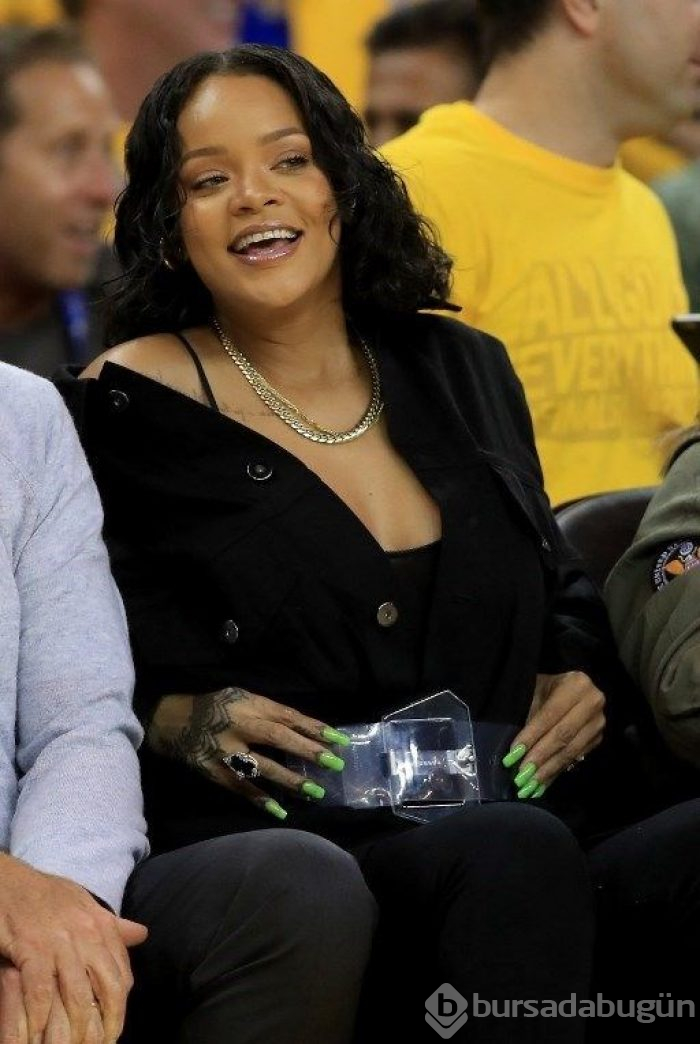 Rihanna: Kalçalarımı kaybetmek istemiyorum