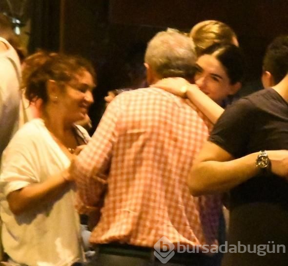 "Biz poz vermeyiz" (Hazar Ergüçlü & Onur Ünlü)