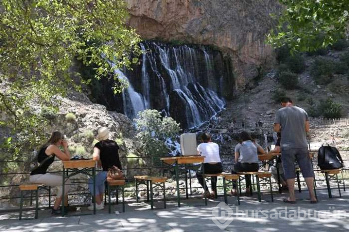 Türkiye'nin Niagara'sı ziyaretçilerini büyülüyor