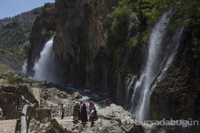 Türkiye'nin Niagara'sı ziyaretçilerini büyülüyor