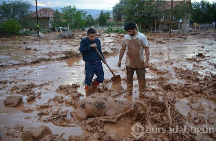 Elmalı ilçesi çamura battı!