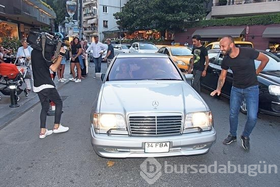 Burak Özçivit'ten Fahriye Evcen'e IMDb övgüsü