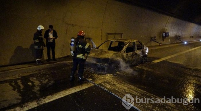 Otomobil tünelde yandı, çok sayıda kişi yaşam odalarına sığındı