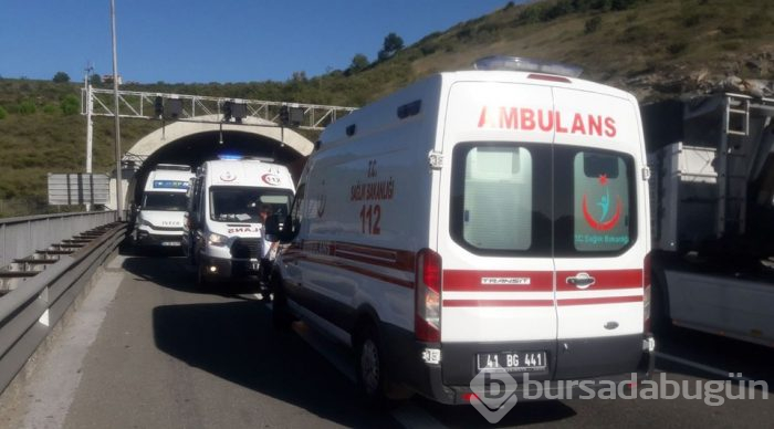 Otomobil tünelde yandı, çok sayıda kişi yaşam odalarına sığındı