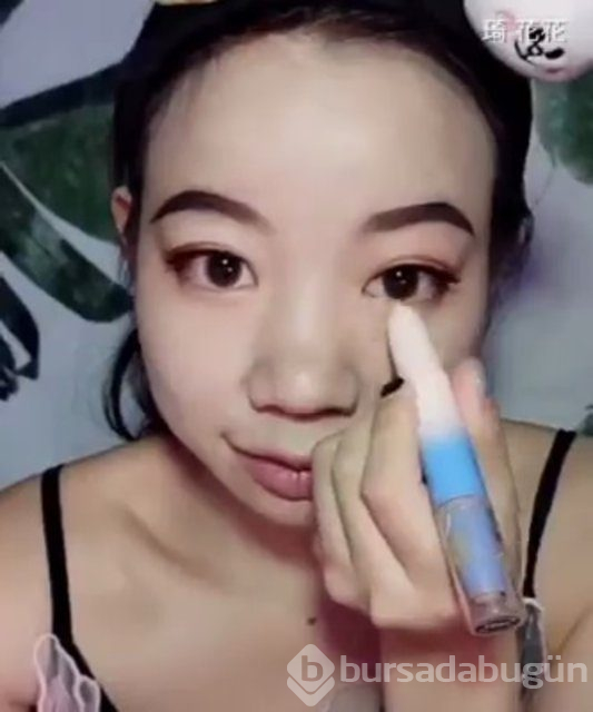 Çinli YouTuber Qi Huahua'nın makyajla inanılmaz değişimi!