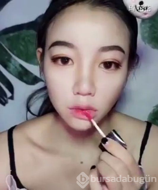 Çinli YouTuber Qi Huahua'nın makyajla inanılmaz değişimi!