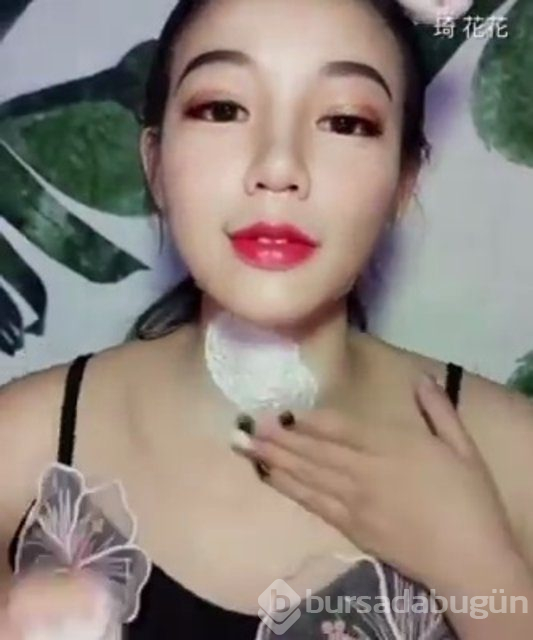Çinli YouTuber Qi Huahua'nın makyajla inanılmaz değişimi!
