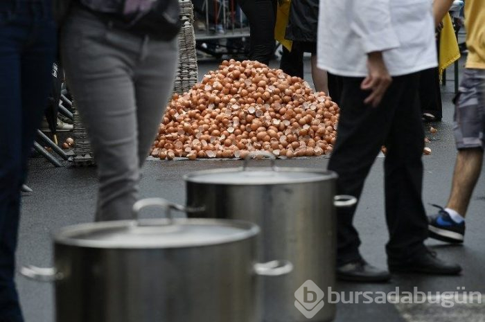 Belçika'da 10 bin yumurtalı dev omlet